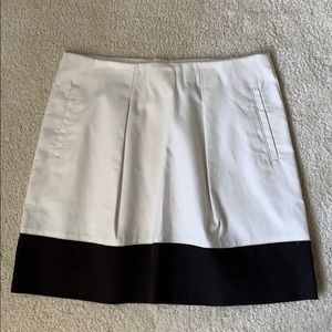 J crew mini white black skirt pockets Size 4 EUC